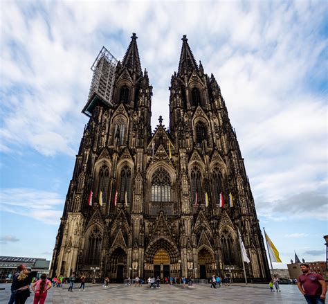 Cologne Cathedral .